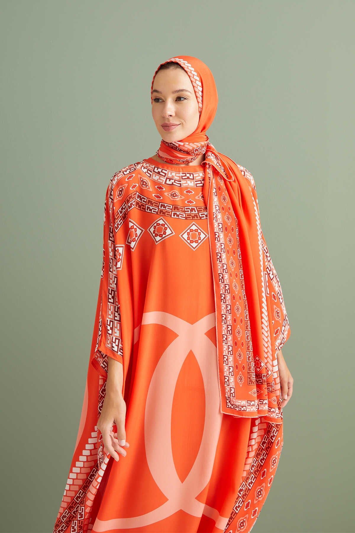 Bordür Noor Turuncu İpek Kaftan