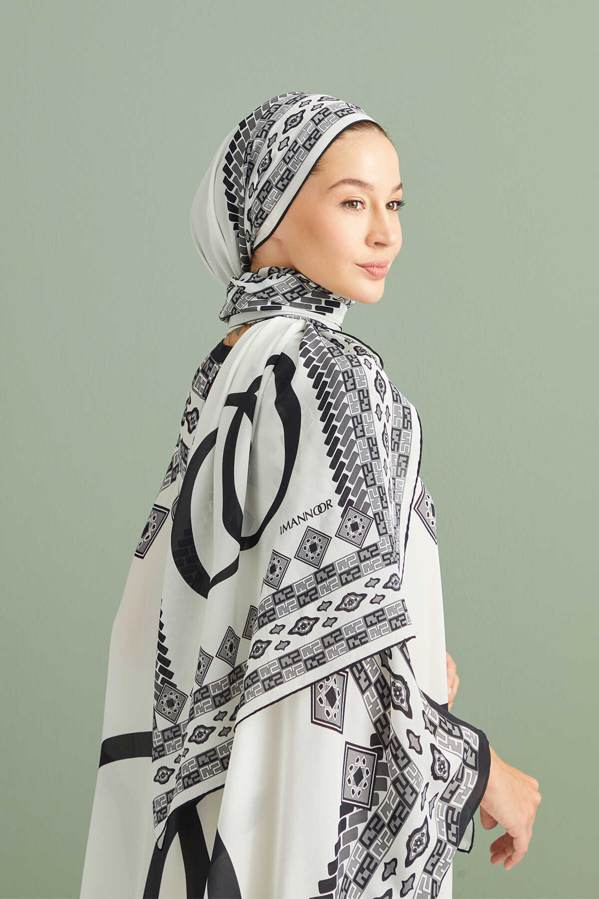 Bordür Noor Beyaz Krep İpek Kaftan Şalı 70x210
