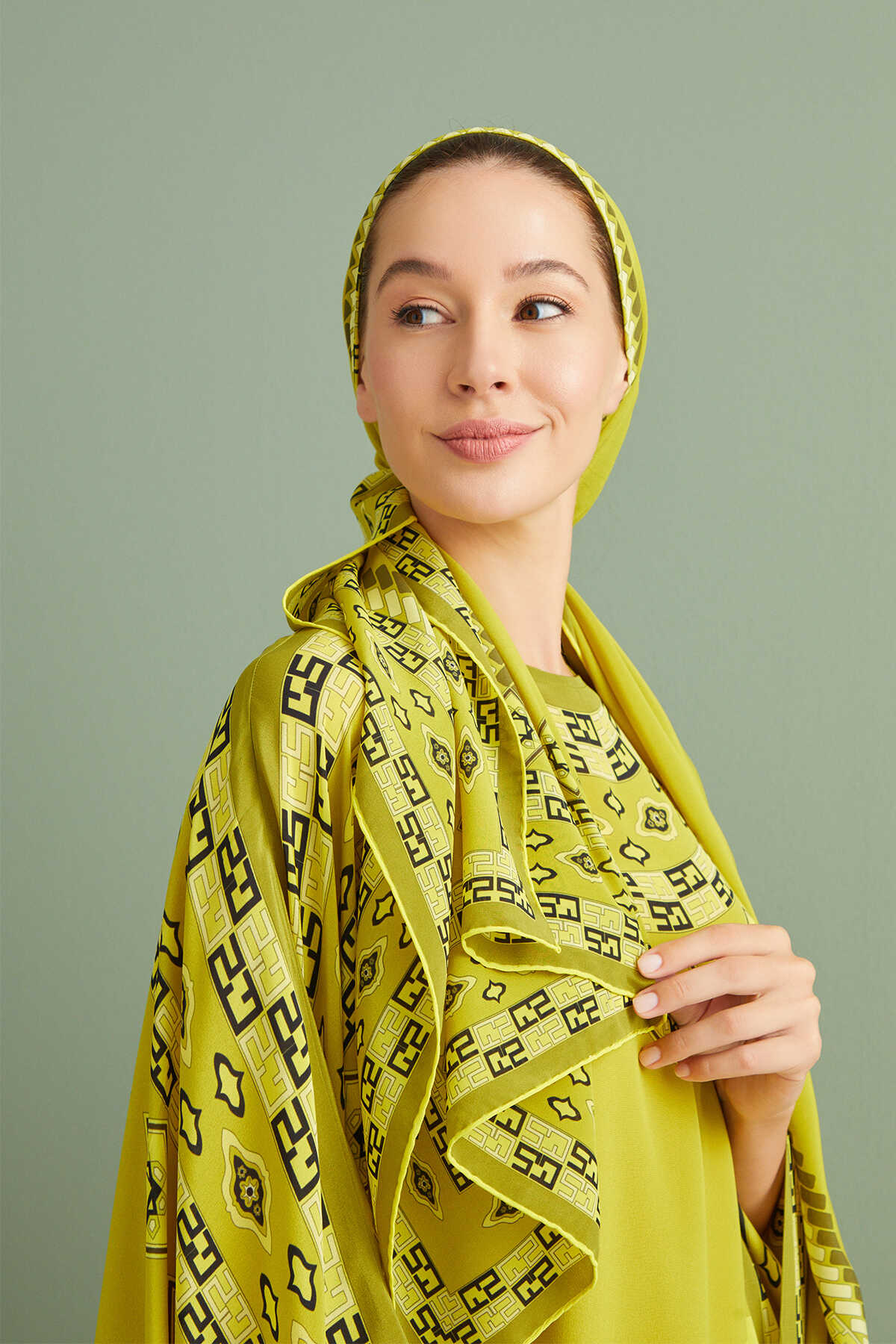 Bordür Noor Sarı Krep İpek Kaftan Şalı 70x210