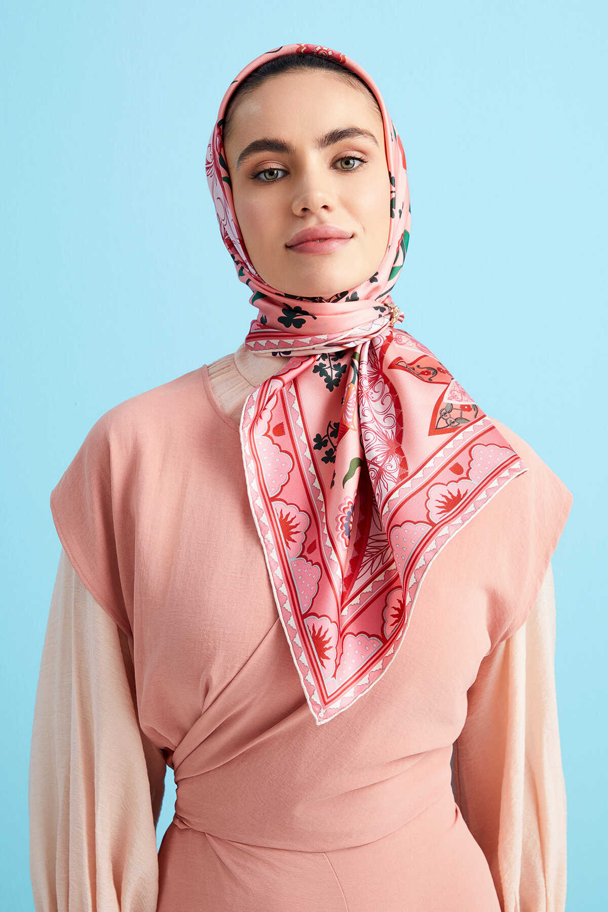 Çadır Çiçeği Pudra-Pembe Çift Taraflı Tivil İpek Eşarp 90x90