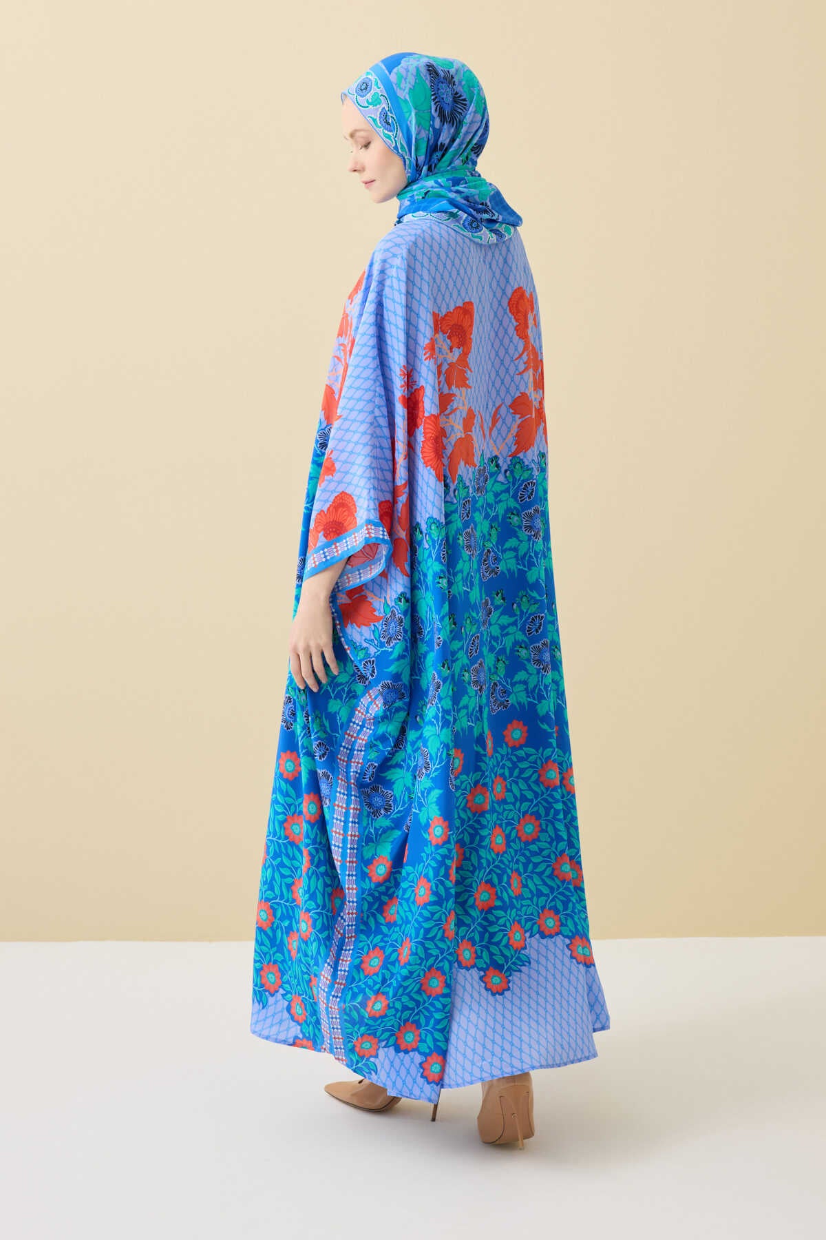 Çit Mavi İpek Kaftan