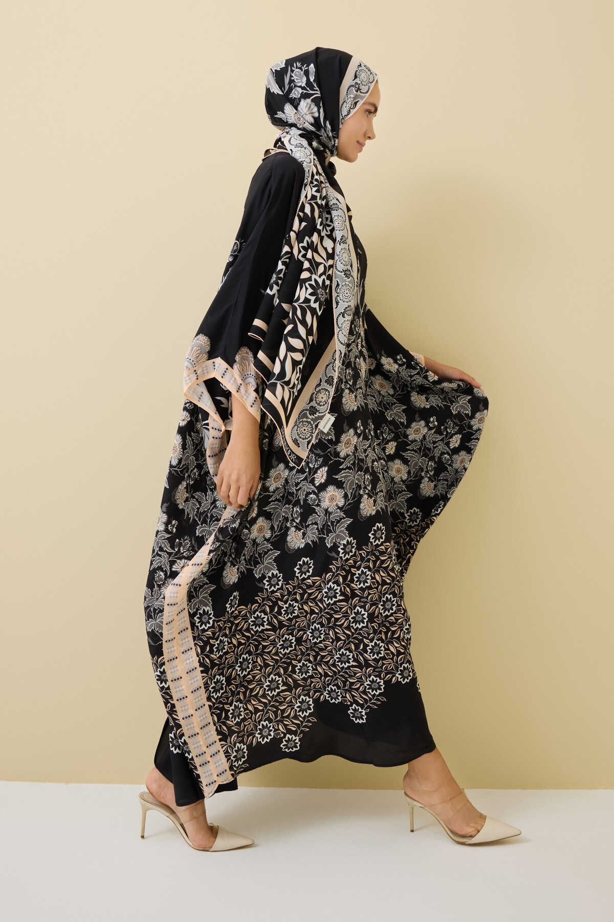 Çit Siyah İpek Kaftan