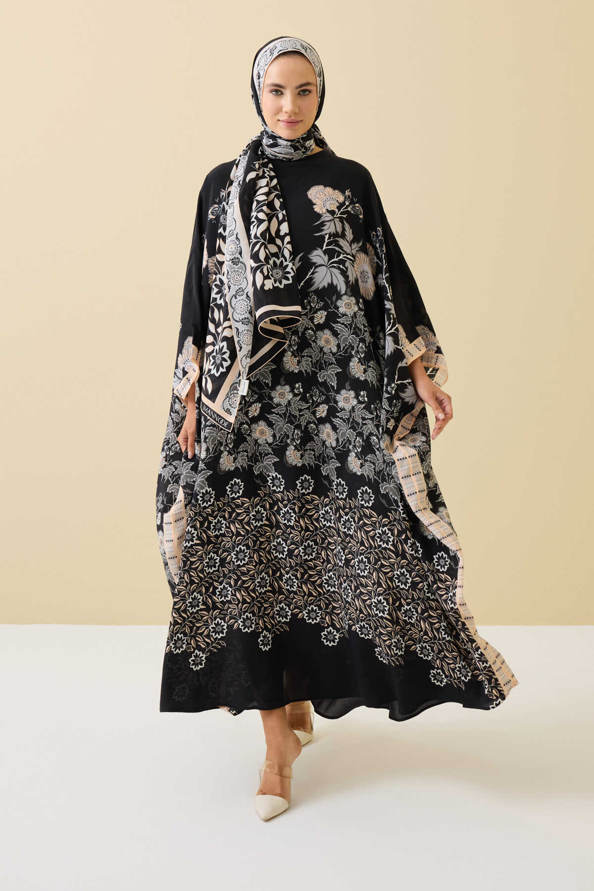 Çit Siyah İpek Kaftan