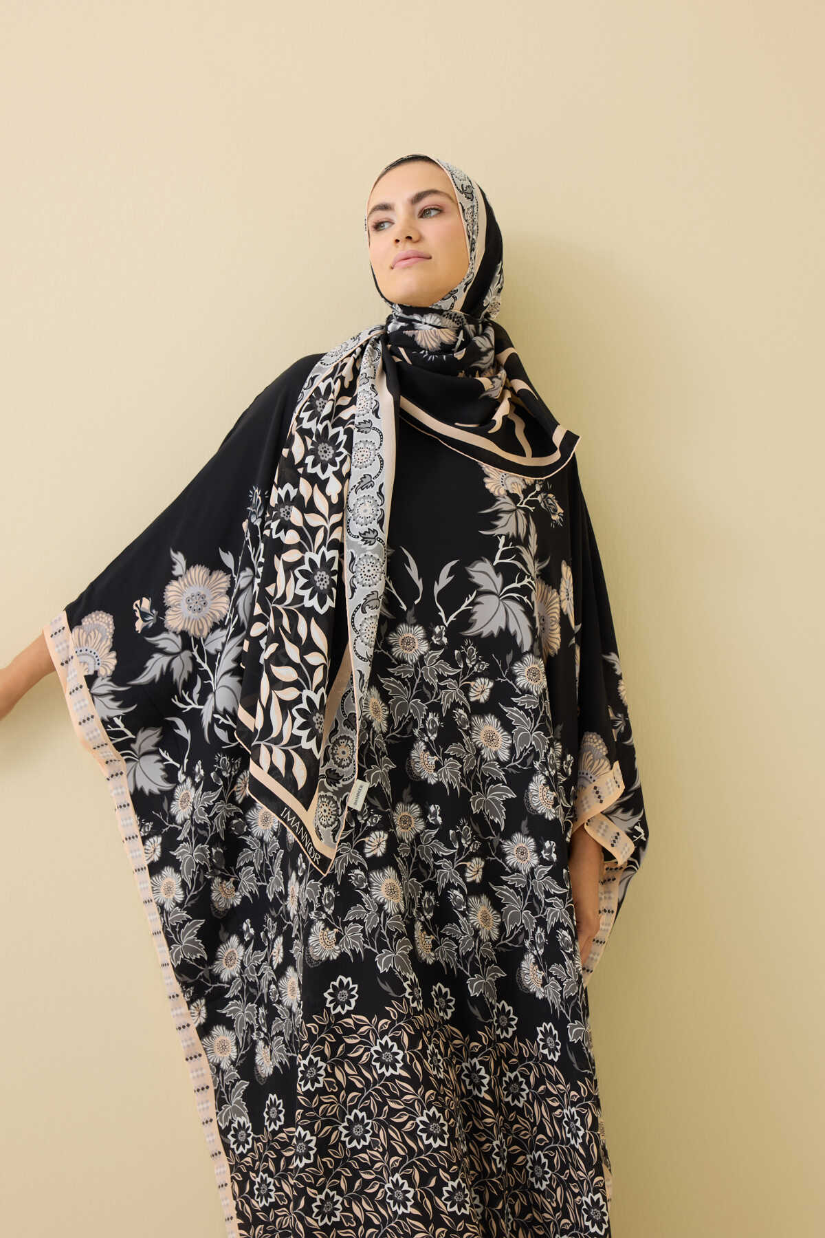 Çit Siyah İpek Kaftan