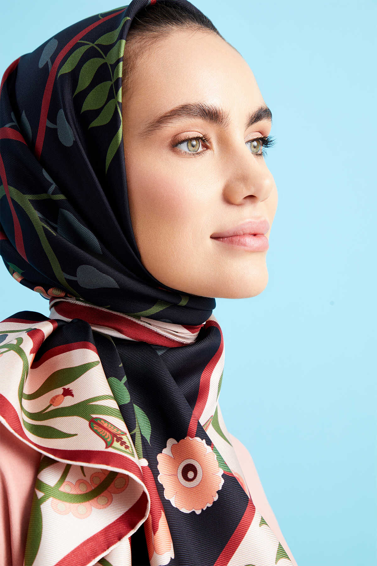 Çöl Nuru Siyah Tivil İpek Eşarp 90x90