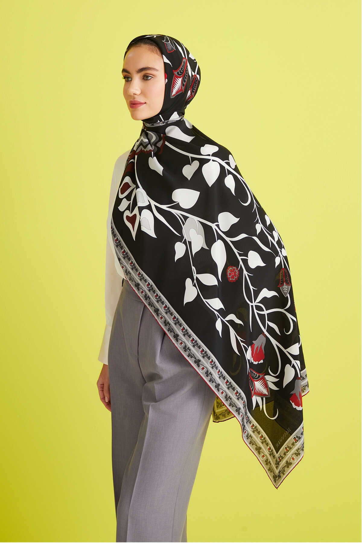 Çöl Sarmaşığı Siyah Krep İpek Şal 80x200