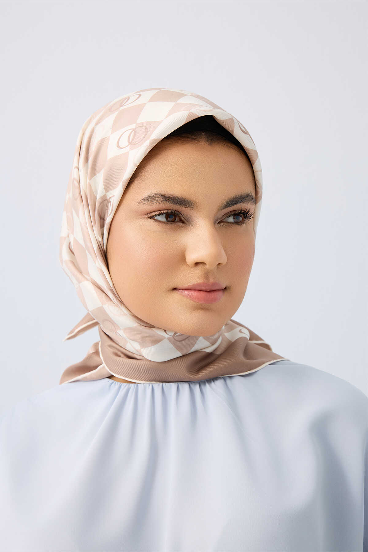 Dama Logo Krem Tivil İpek Eşarp 90x90