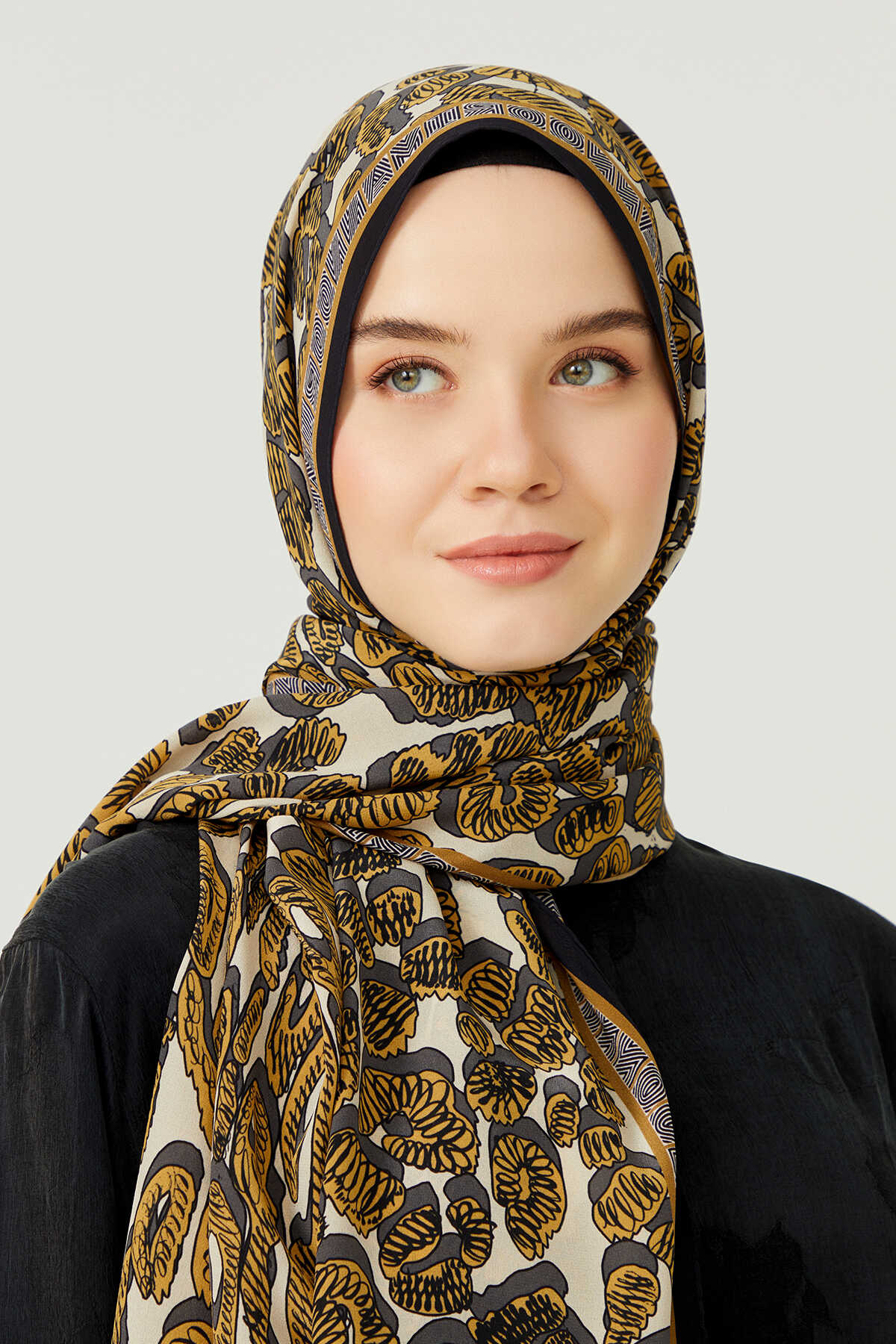 Doğunun Leoparı Bej İpek Şal 80x200
