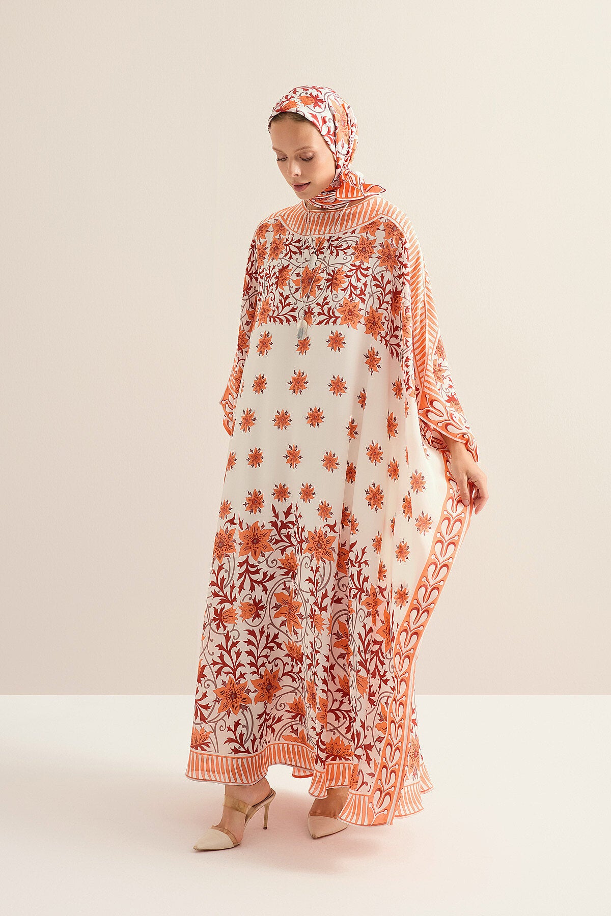 Garp Çiçeği Turuncu Krep İpek Kaftan