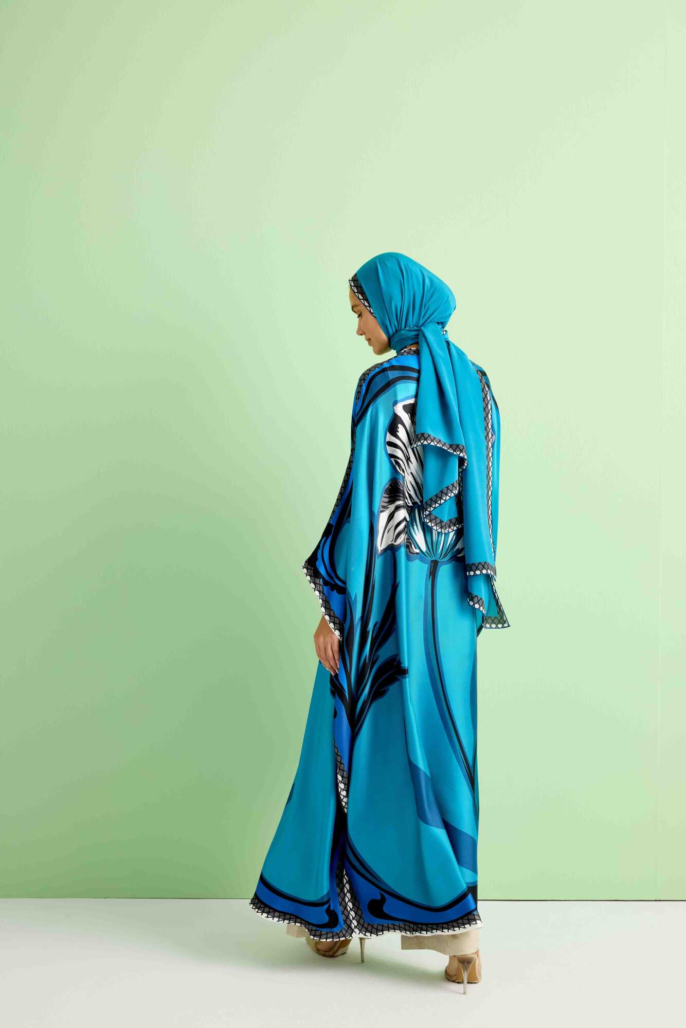Gece Çiçeği Mavi İpek Kaftan