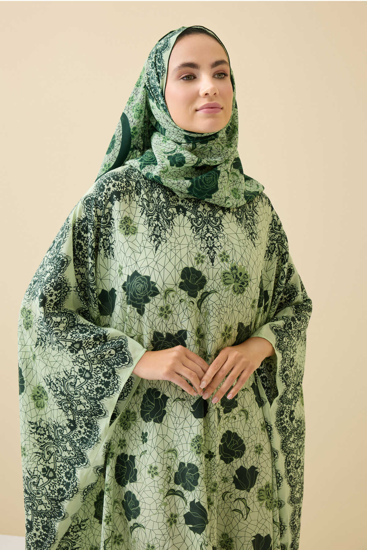 Gül Dantel Yeşil Krep İpek Kaftan