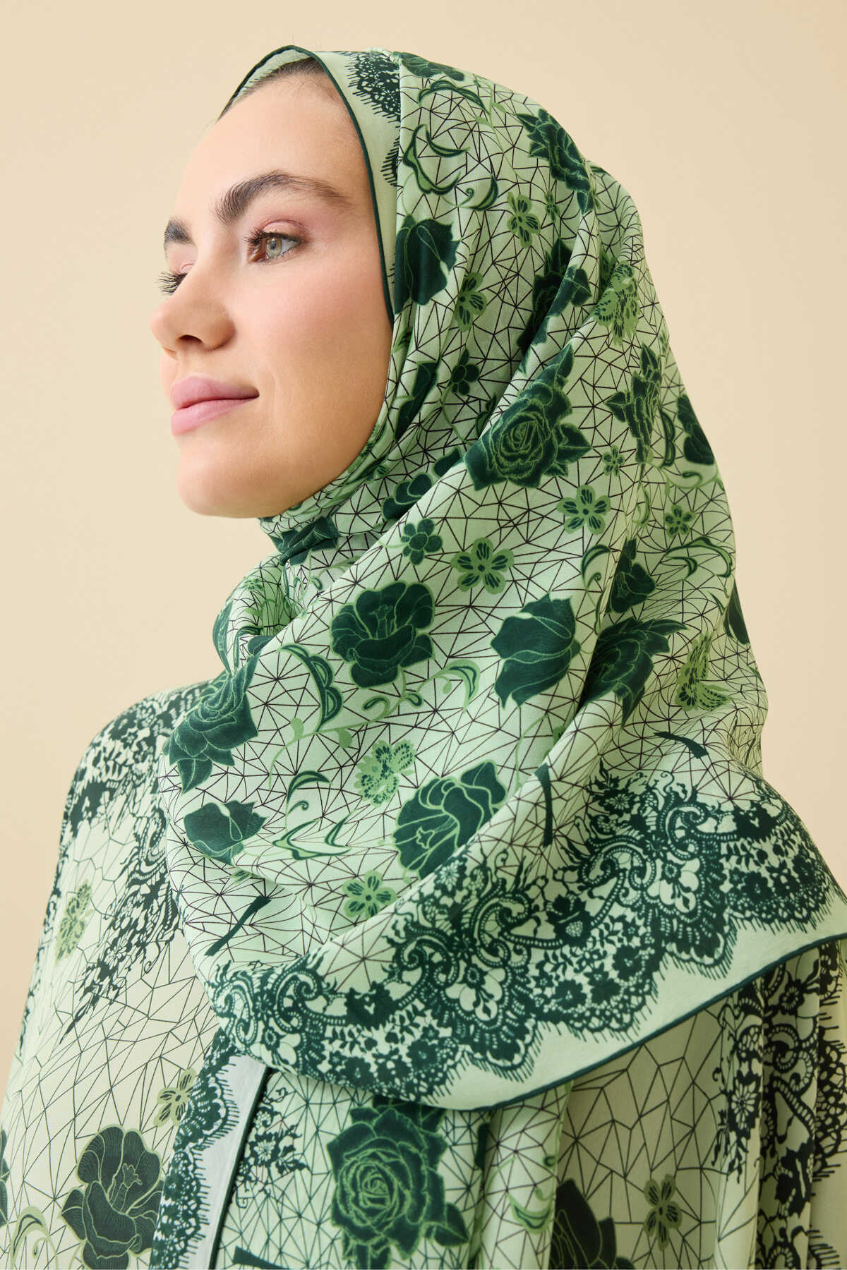 Gül Dantel Yeşil Krep İpek Kaftan Şal 70x210
