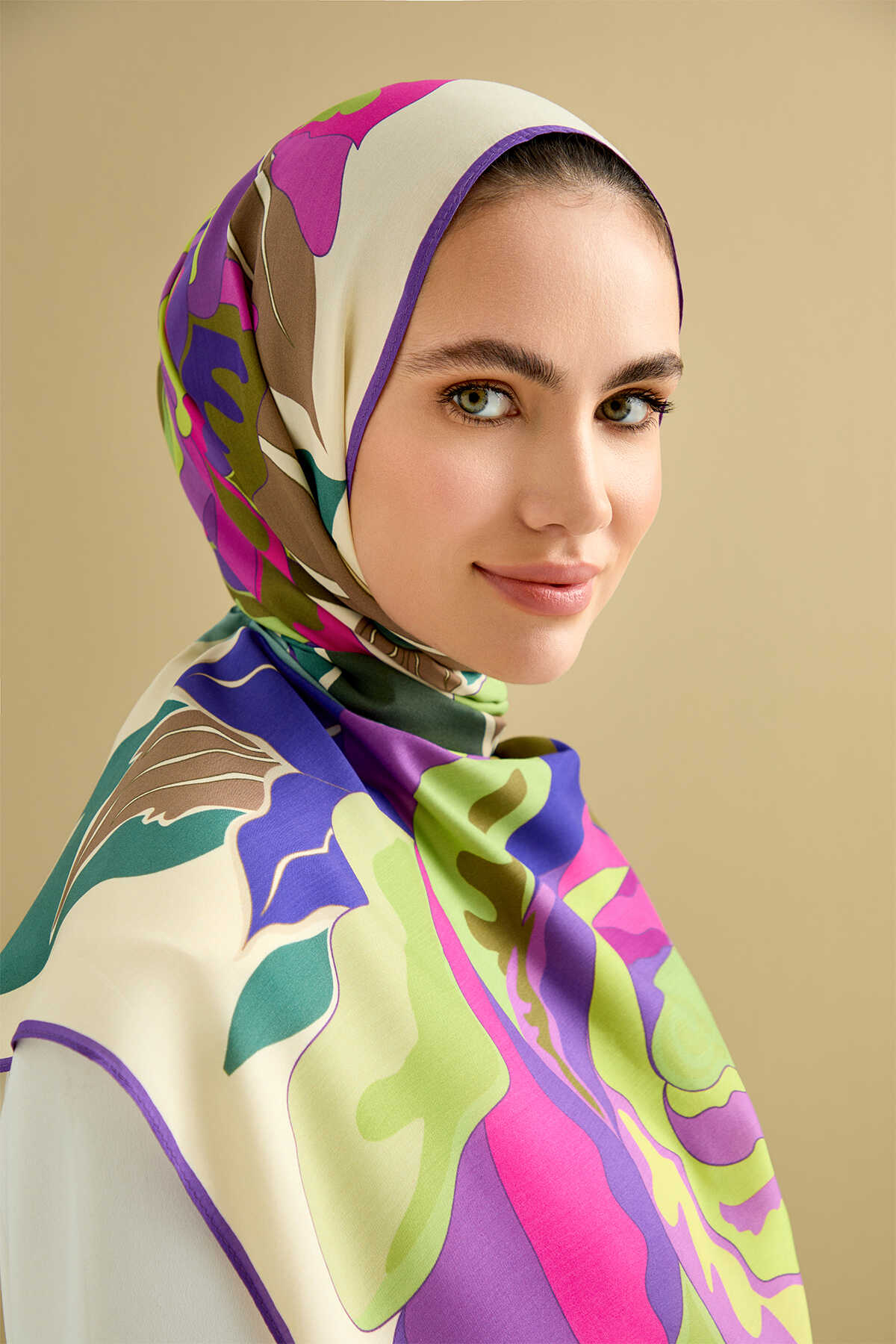 Gülün İsmi Leyla Fuşya Floş Viskon Şal 70x200