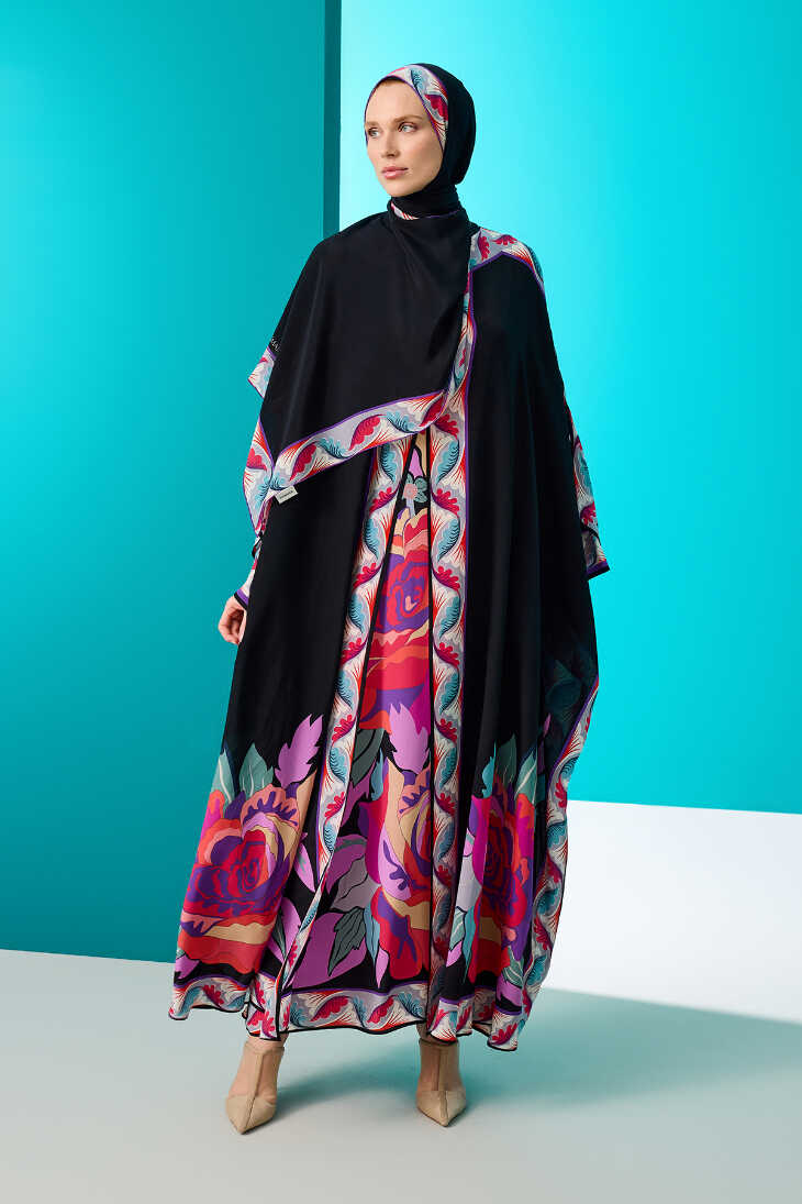 Gülün İsmi Leyla Kırmızı İpek Abaya