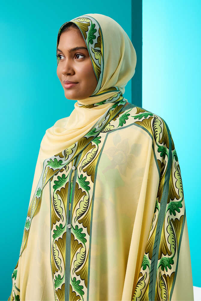 Gülün İsmi Leyla Yeşil İpek Abaya