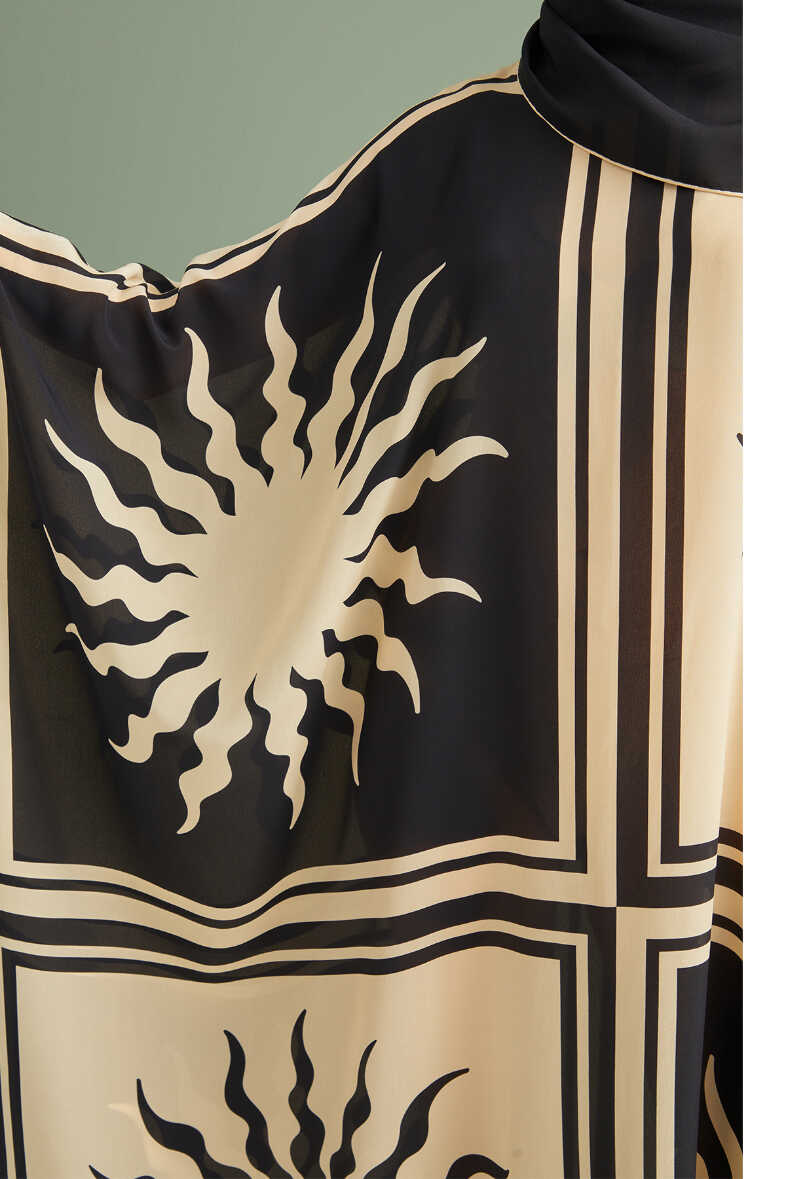 Güneş Kare Siyah İpek Kaftan