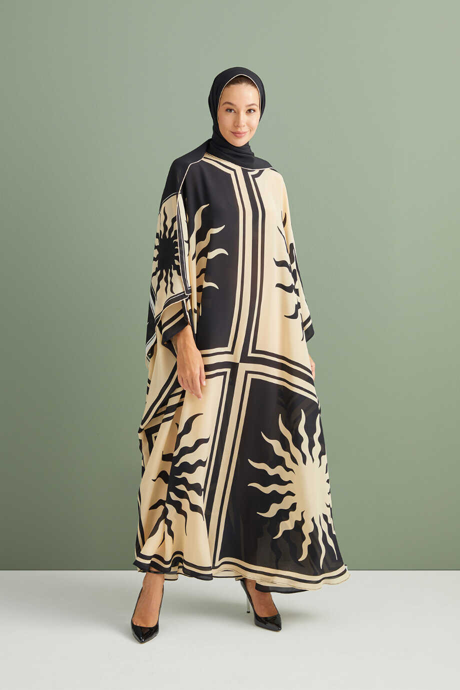 Güneş Kare Siyah İpek Kaftan