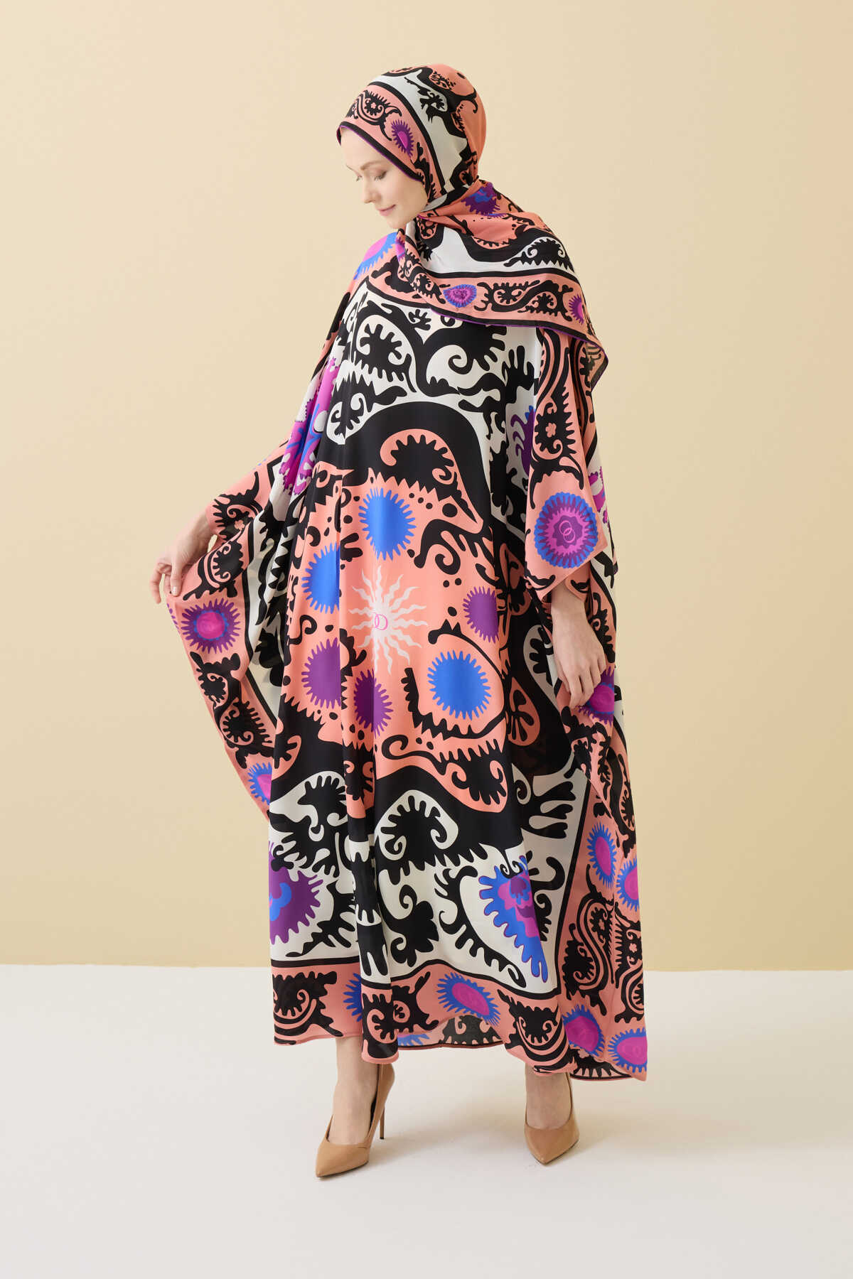 Hayat Pembe İpek Kaftan