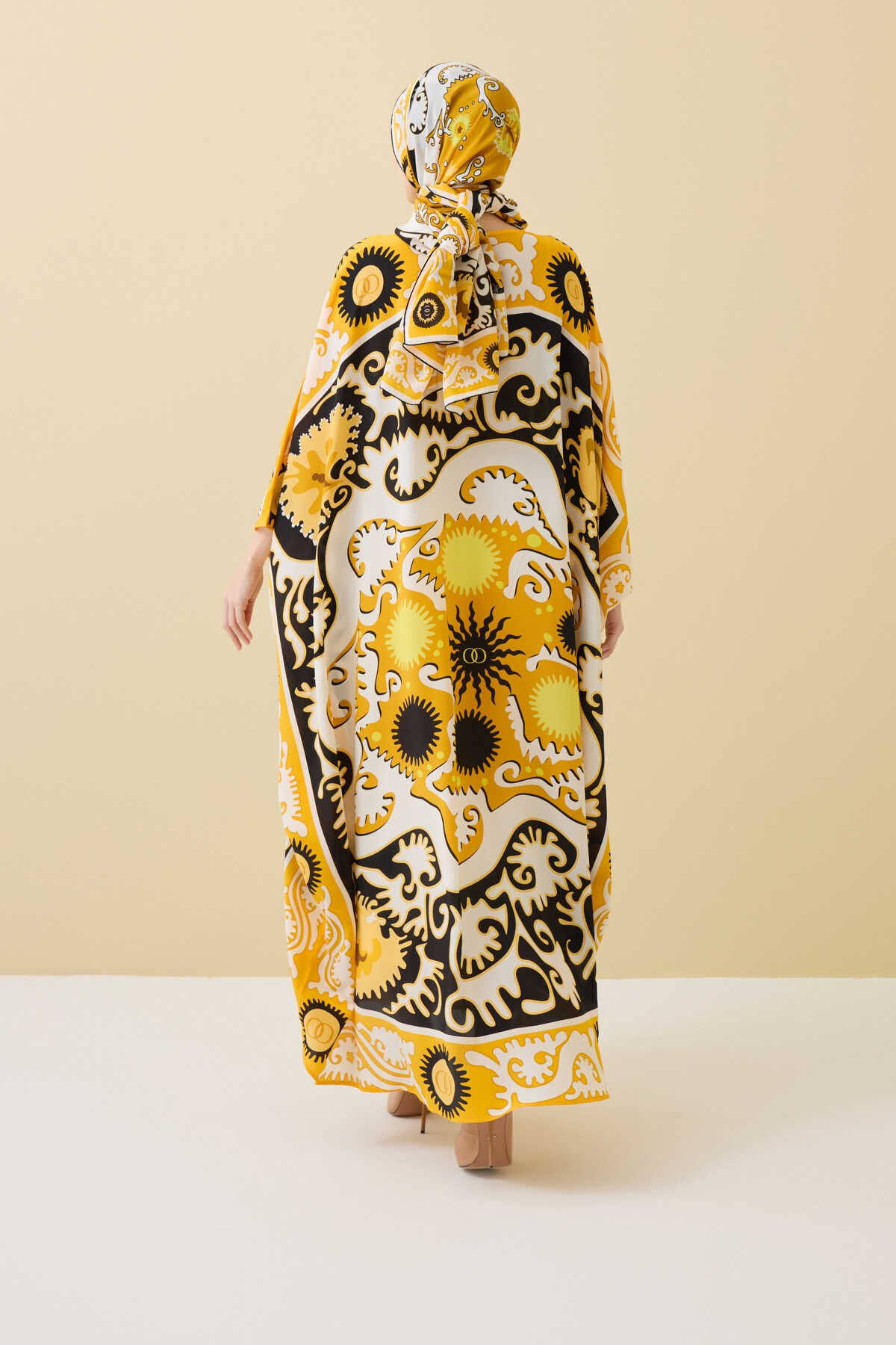 Hayat Sarı İpek Kaftan