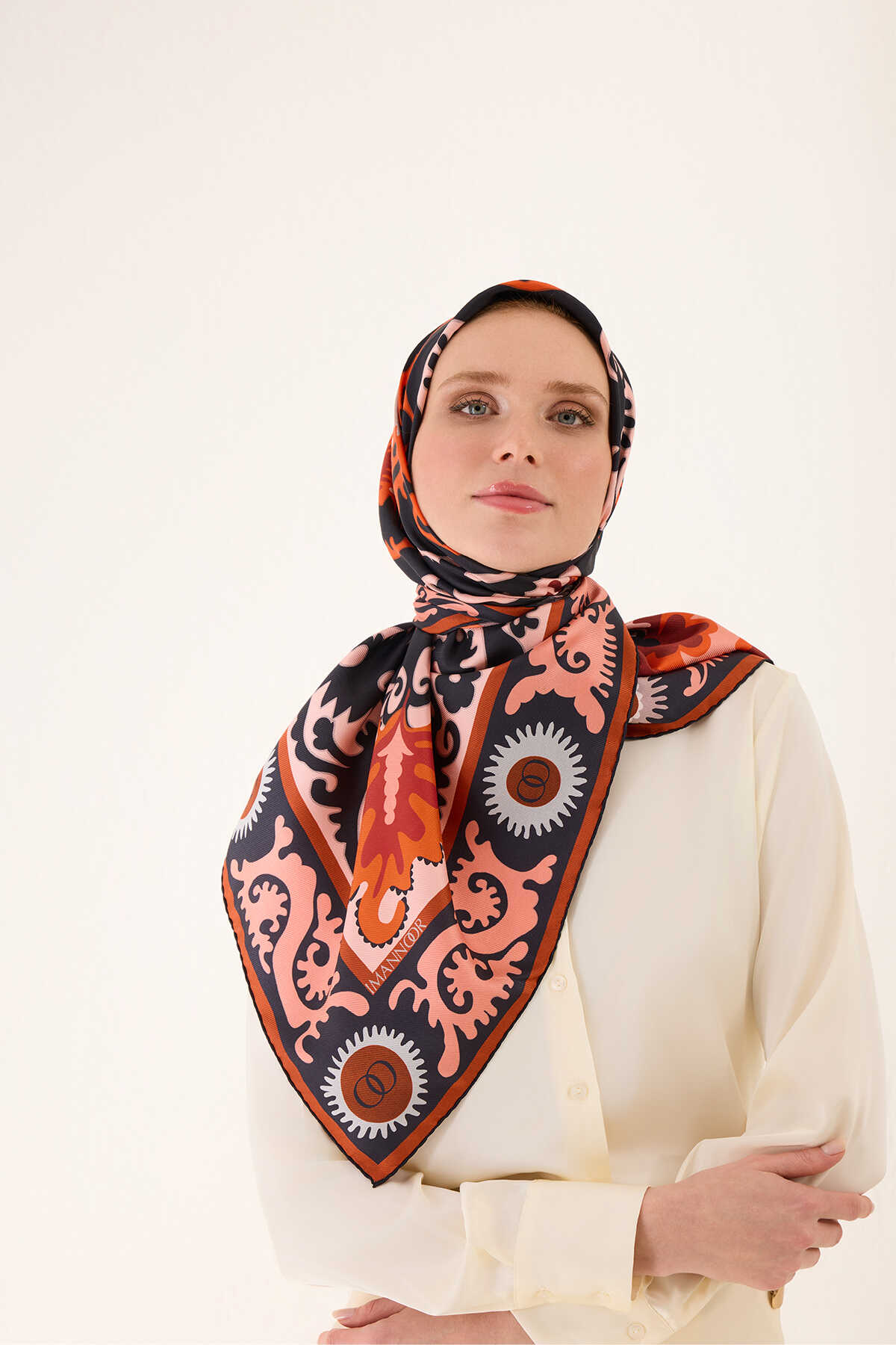 Hayat Somon-Kırmızı Çift Taraflı Tivil İpek Eşarp 90x90
