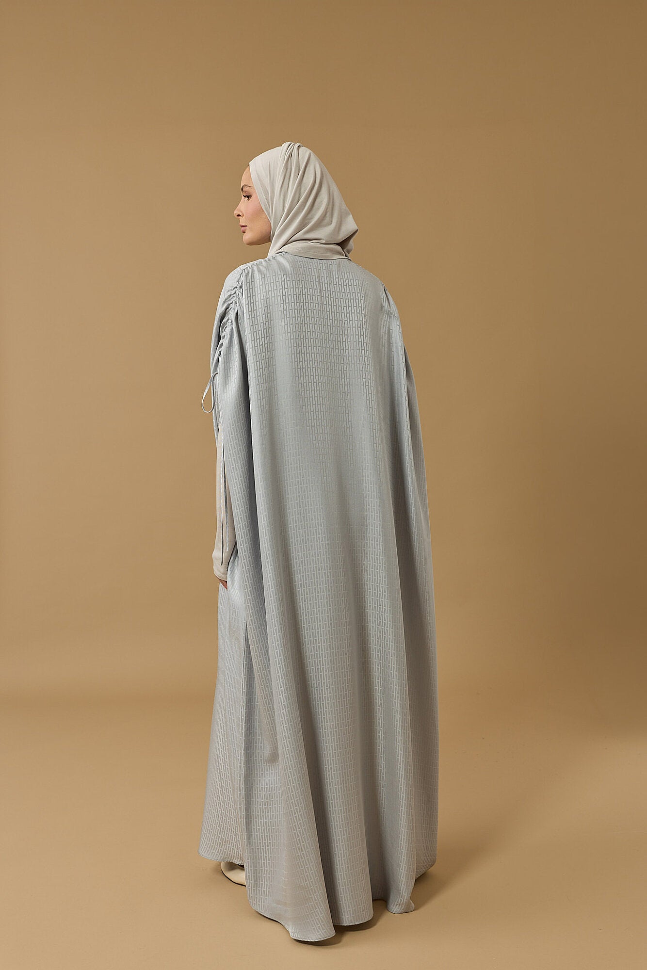 İman I Gümüş İpek Abaya