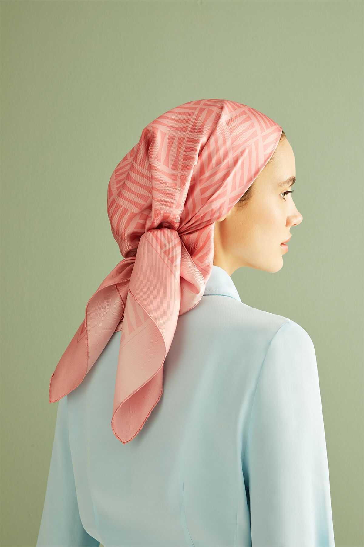 Iman Kare Pembe Tivil İpek Eşarp 90x90