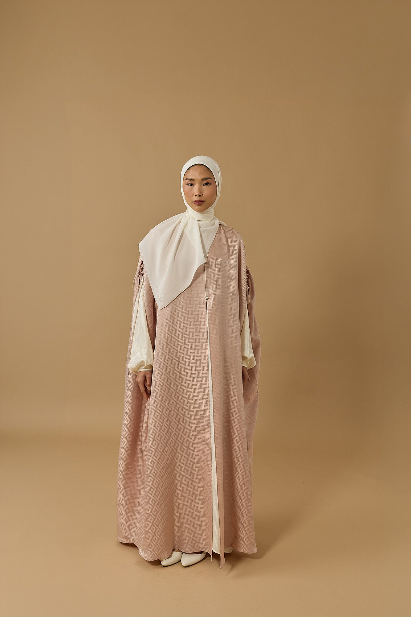 İman Kare Pudra İpek Abaya