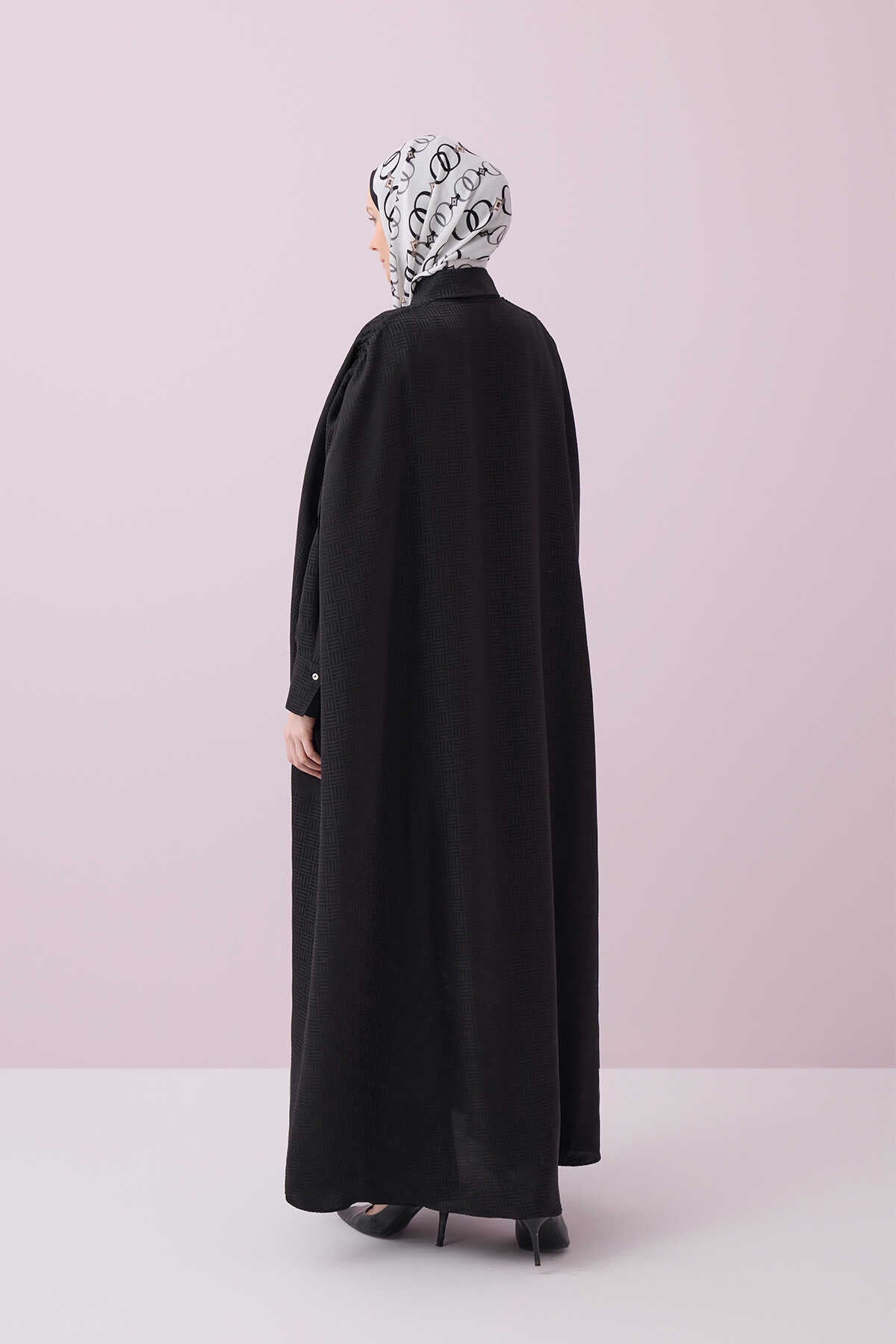 İman Kare Siyah İpek Abaya