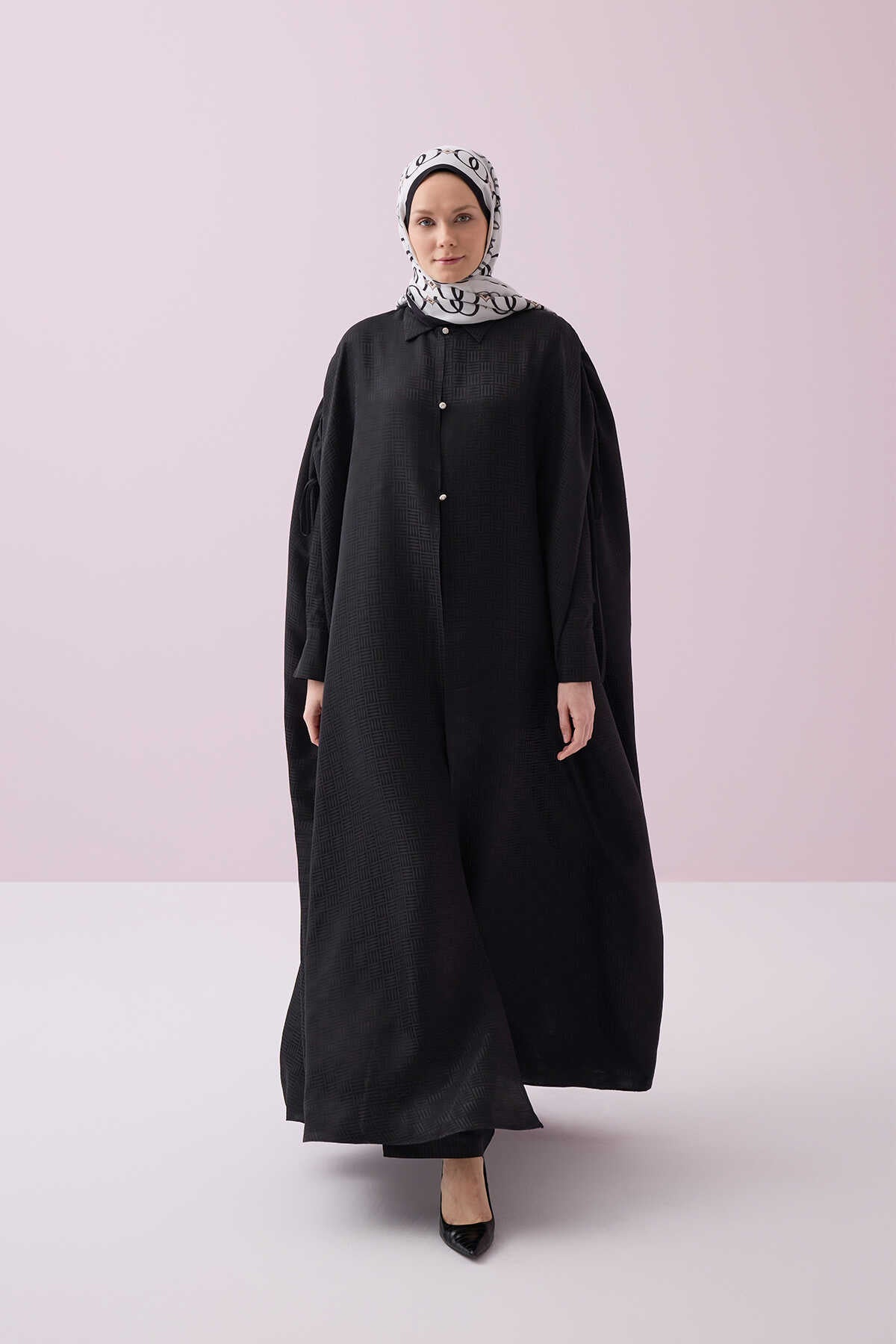 İman Kare Siyah İpek Abaya