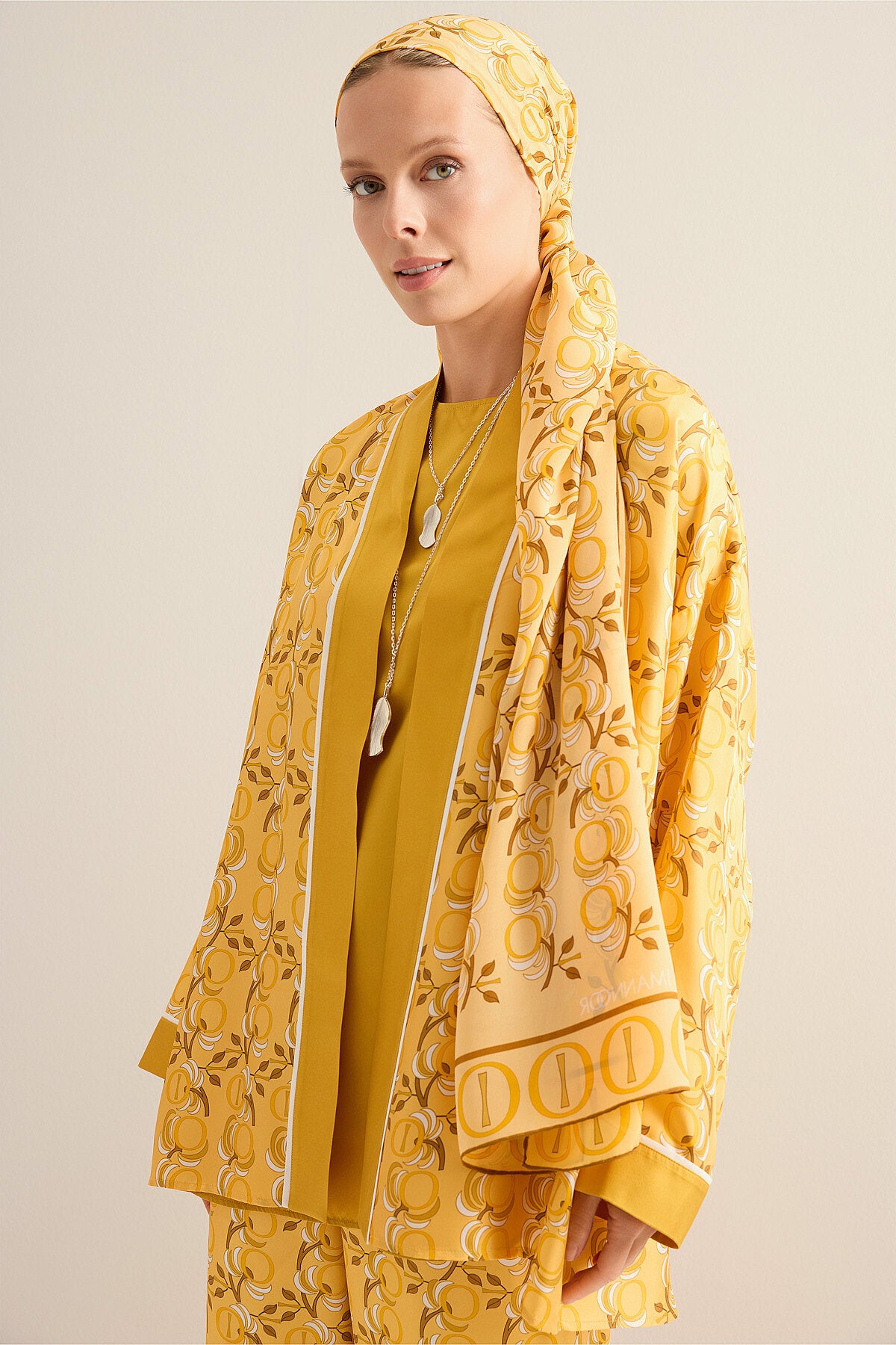 İmannoor Çiçeği Sarı Tivil İpek Kısa Kimono