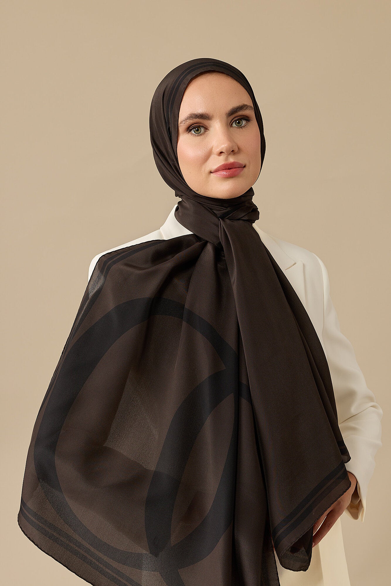 Noor Logo Kahverengi Krep İpek Şal 70x210