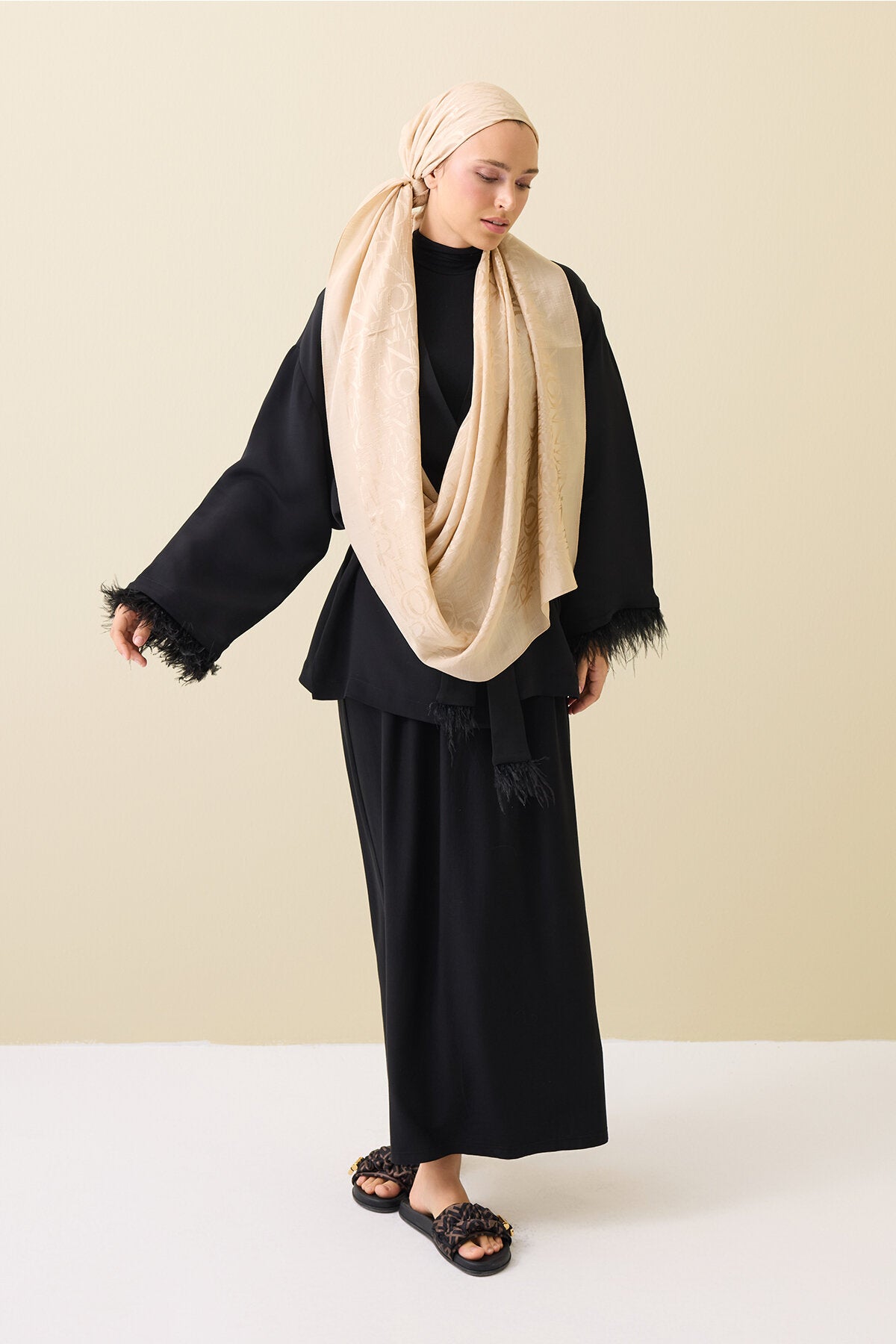 Monogram İmza Bal Beji Shiny Jakar Şal 70x200