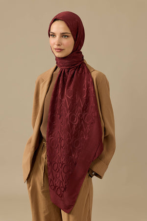 Monogram İmza Bordo Shiny Jakar Şal 70x200