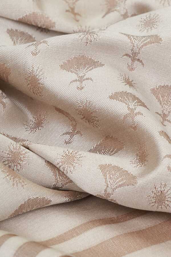 Karanfil Monogram Bej İpek Şal 68x200