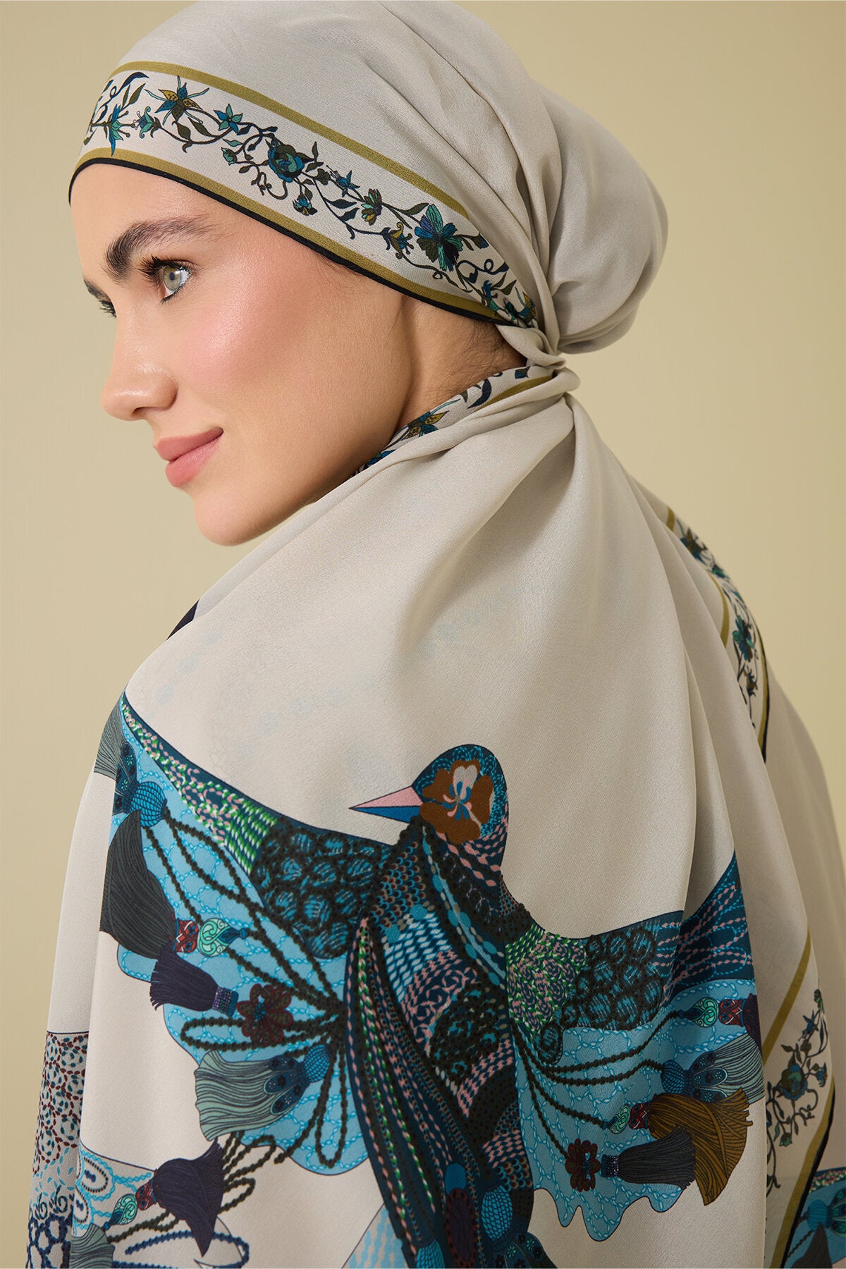 Kuşlu Noor Bej Krep İpek Gömlek Şalı 70x210