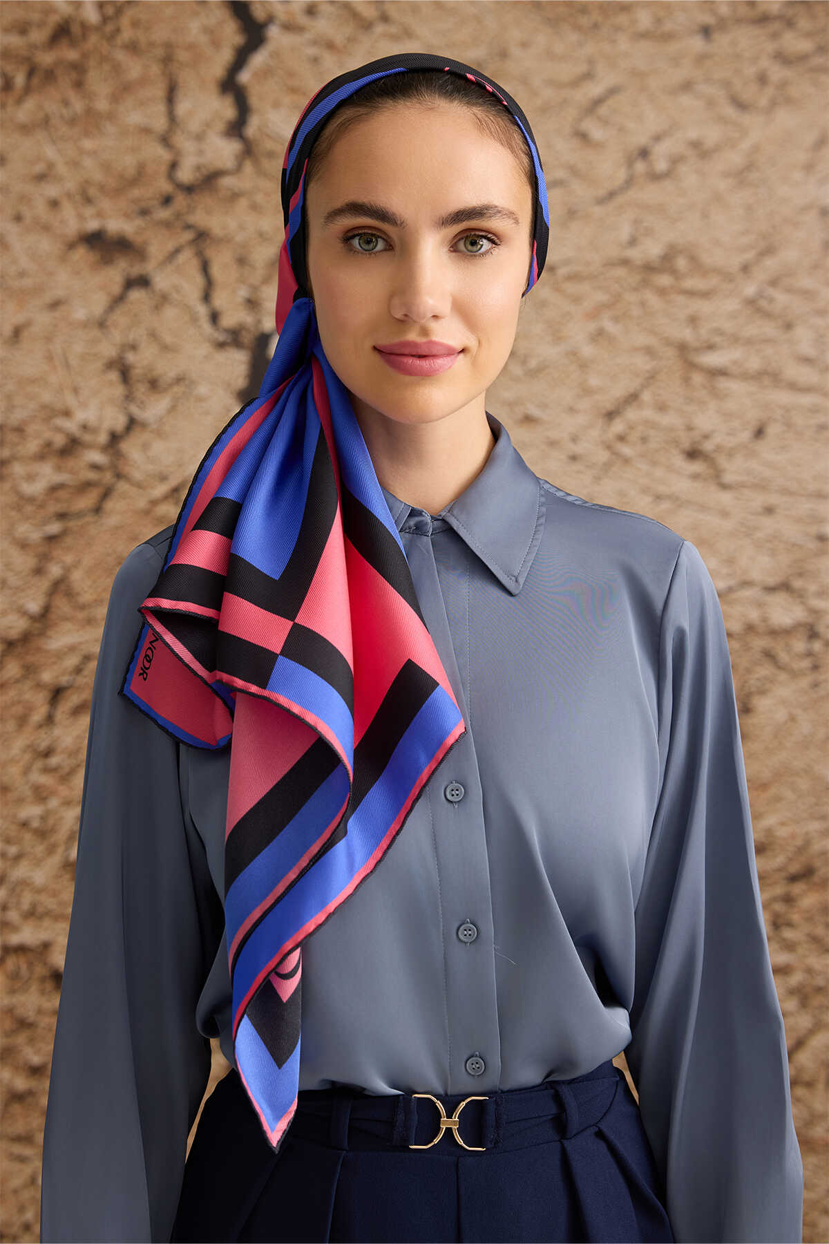 Kutu Kutu Pembe Tivil İpek Eşarp 90x90