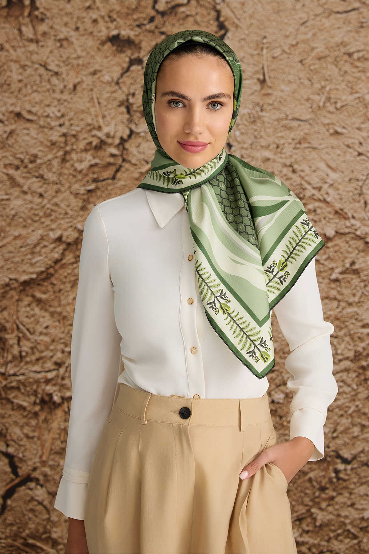 Lale Noor Yeşil Tivil İpek Eşarp 90x90