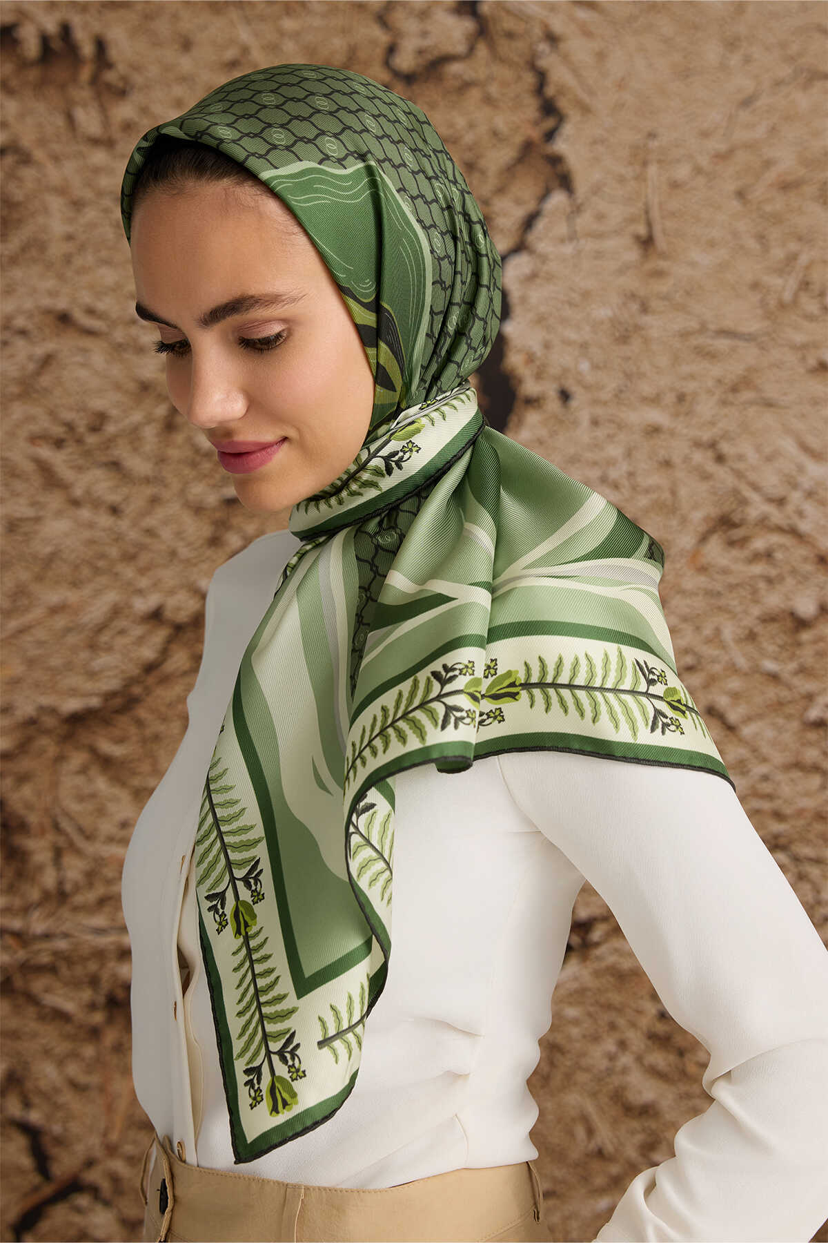 Lale Noor Yeşil Tivil İpek Eşarp 90x90