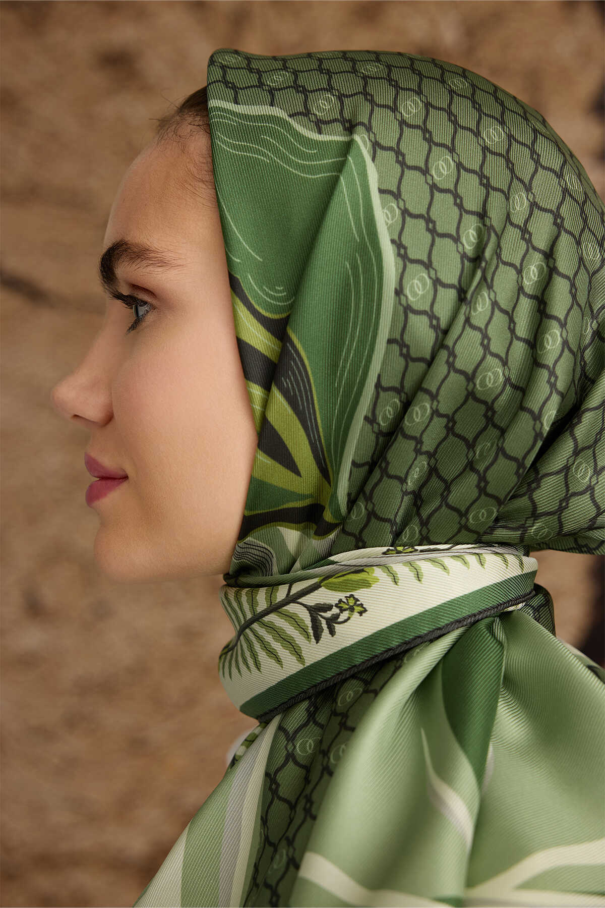 Lale Noor Yeşil Tivil İpek Eşarp 90x90
