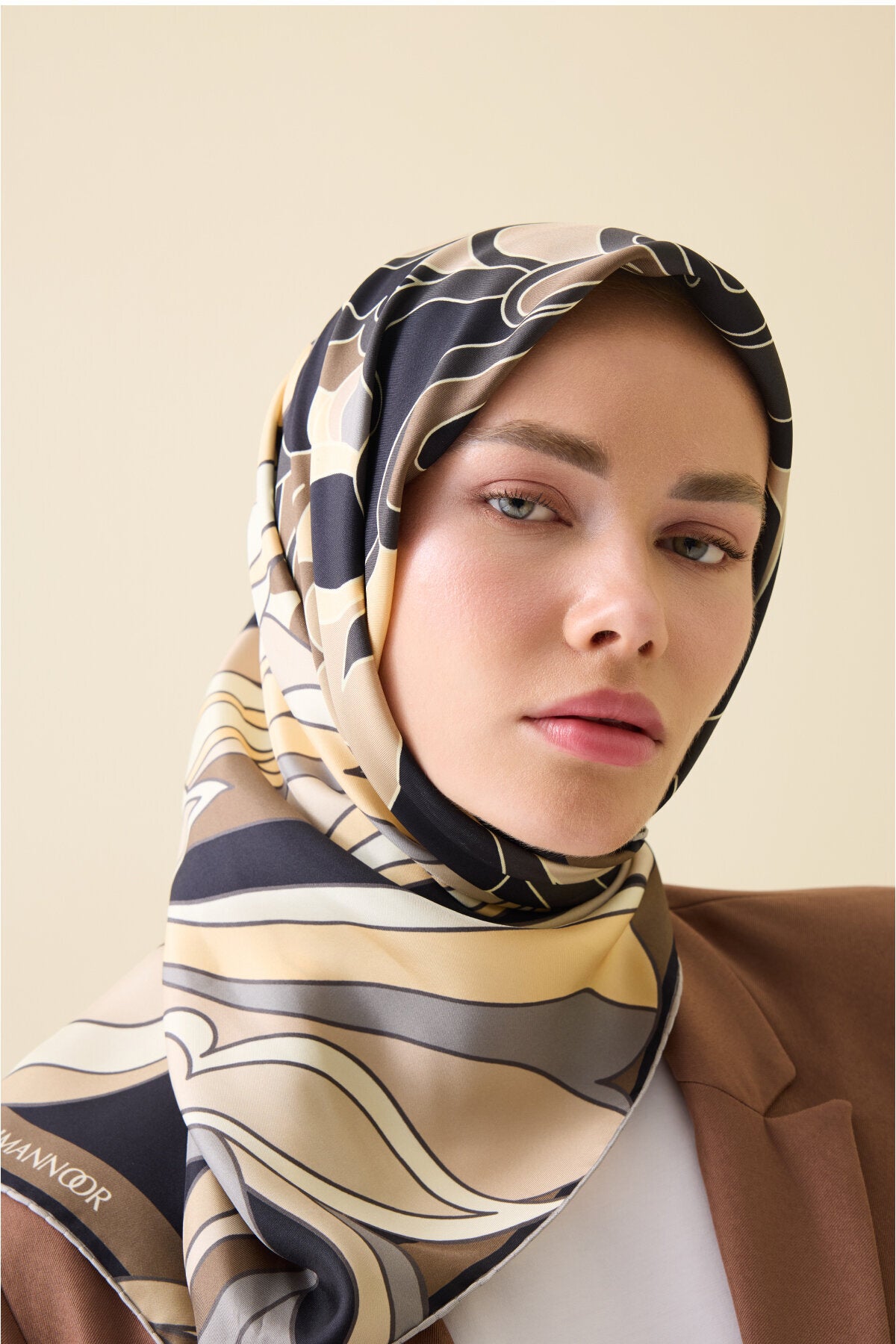 Neşe Bej Tivil İpek Eşarp 90x90