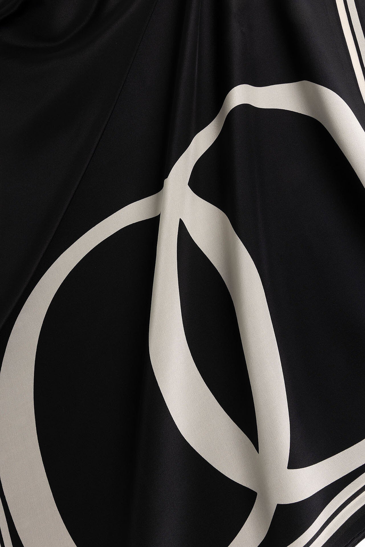 Noor Logo Siyah-Krem Krep İpek Şal 70x210