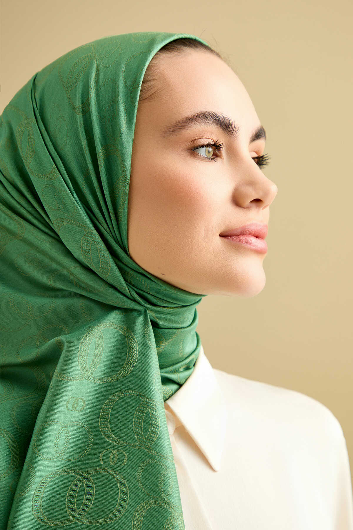 Noor Zümrüt Yeşili Jakarlı İpek Şal 70x200
