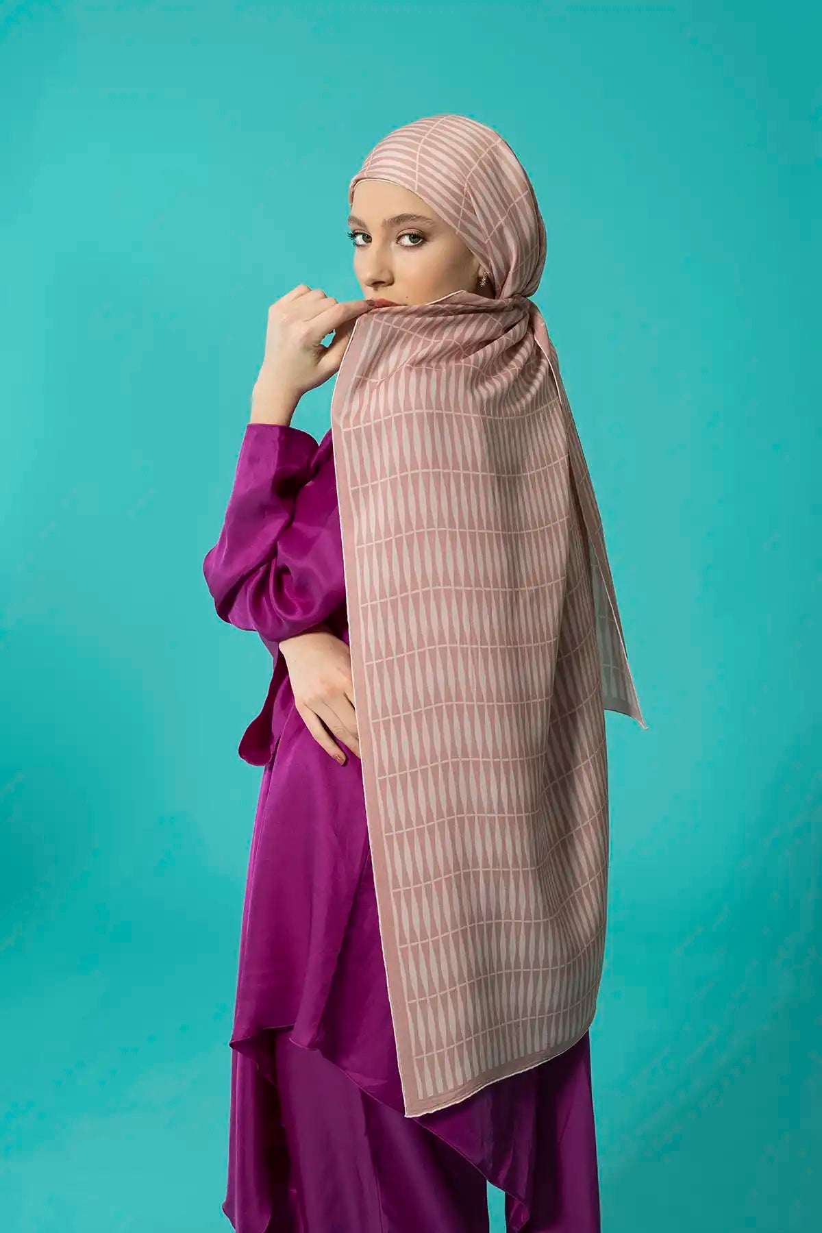 Noor Logo Pembe Floş Viskon Şal 70x210