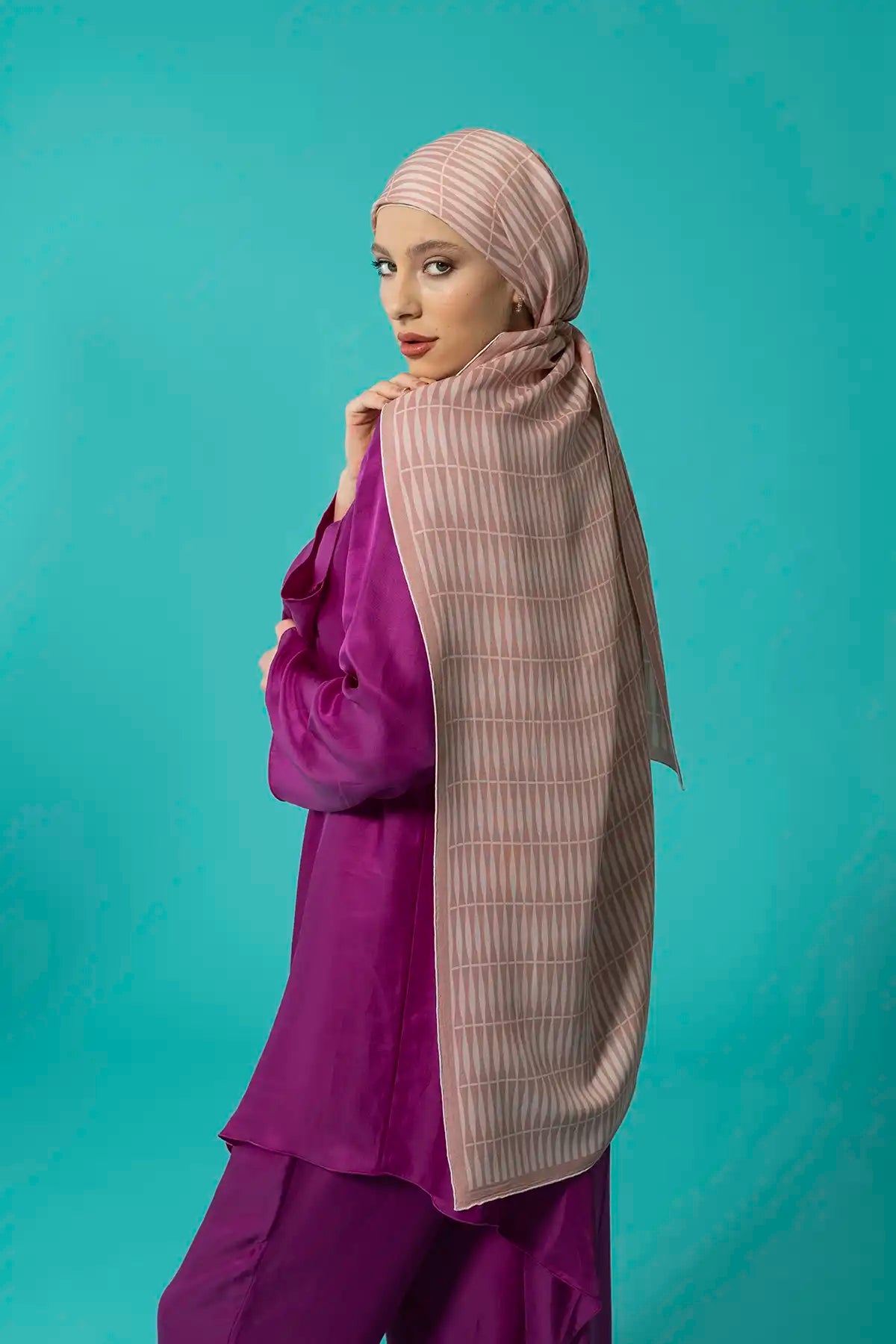 Noor Logo Pembe Floş Viskon Şal 70x210