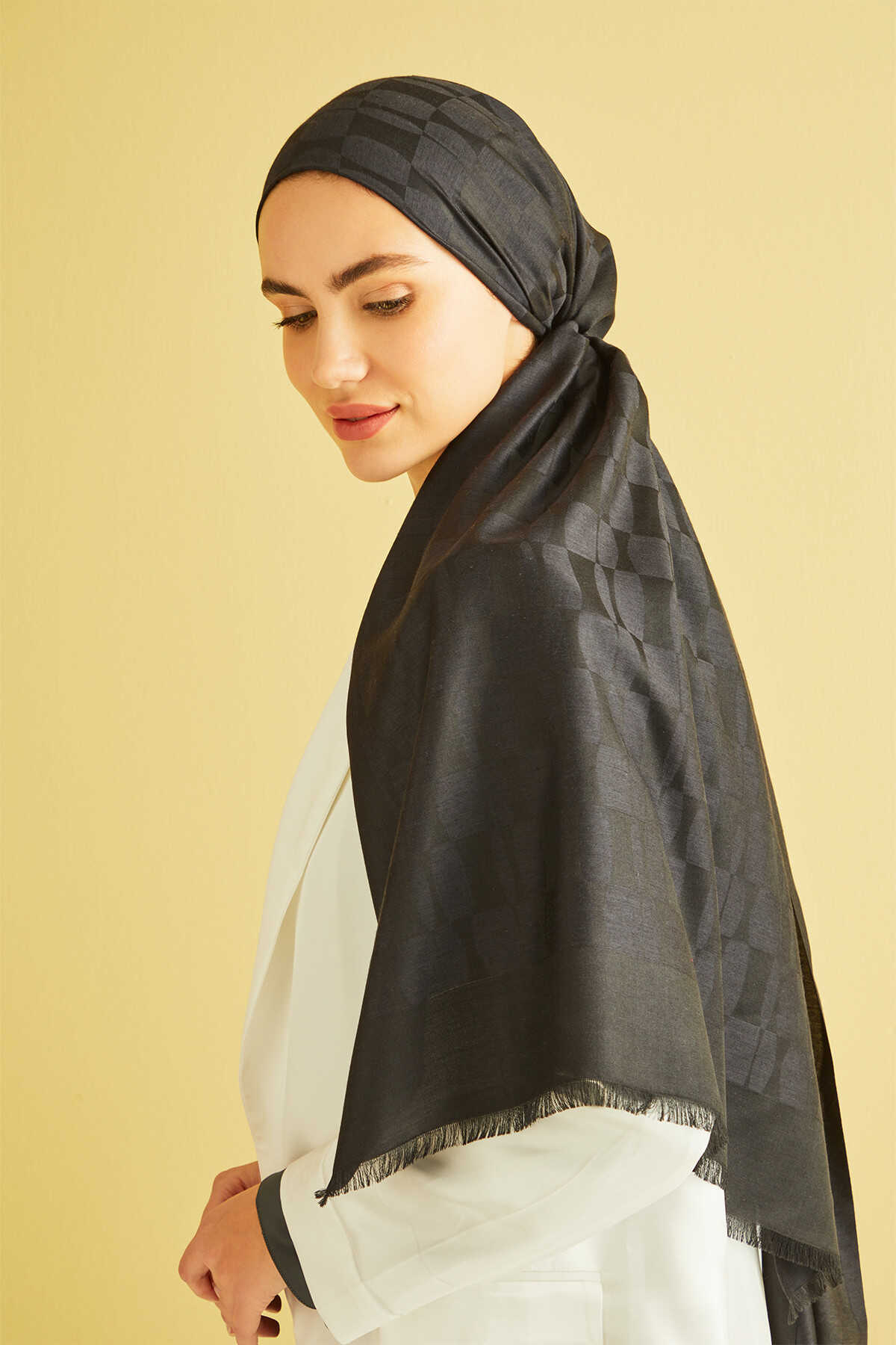 Petek Monogram Siyah Kaşmir İpek Şal 70x210