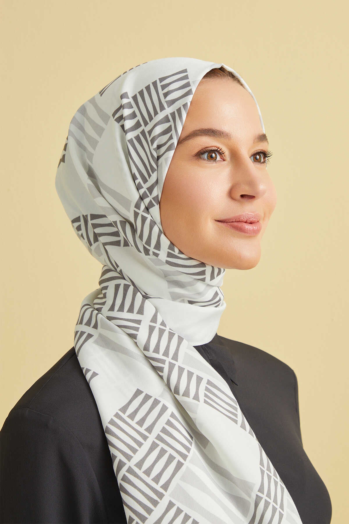 Piyano Beyaz Floş Viskon Şal 70x200