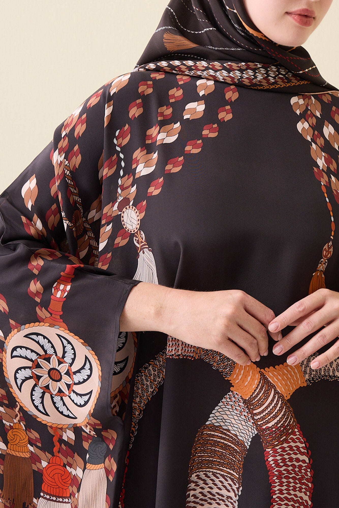 Püskül Noor Kahverengi Krep İpek Kaftan