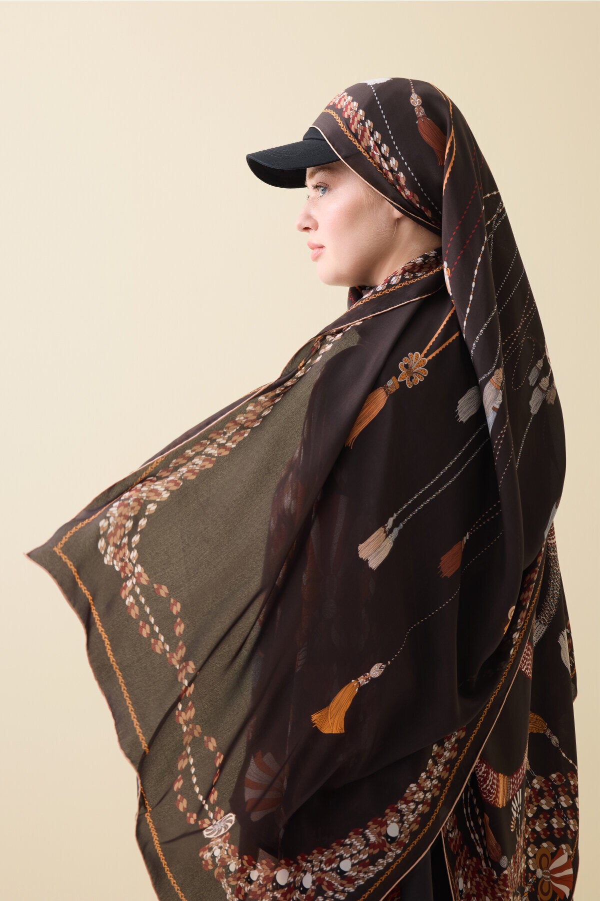 Püskül Noor Kahverengi Krep İpek Kaftan Şalı 70x210