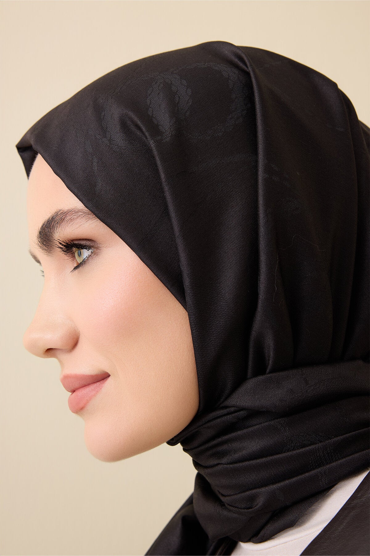 Püskül Noor Siyah Jakar İpek Şal 70x200