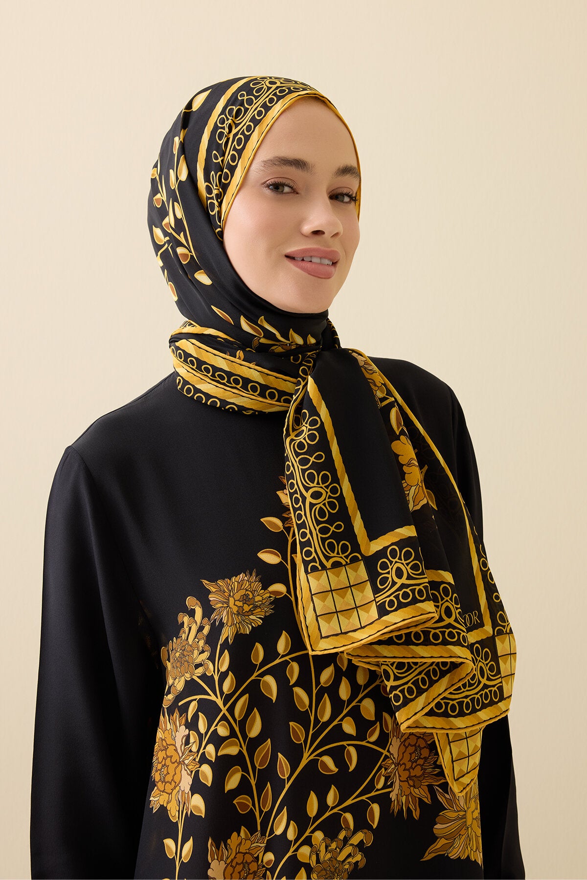 Şakayık Siyah-Altın Krep İpek Abaya Şalı 70x210